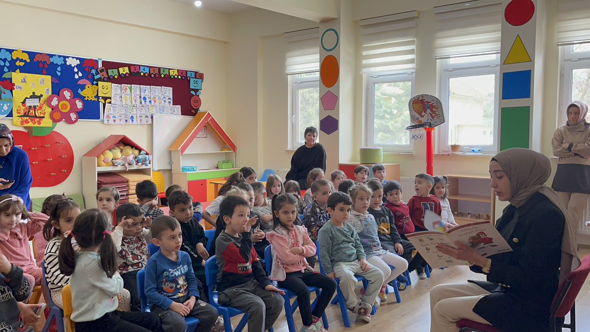 HalkKeciborlu's tweet photo. Kütüphane Haftası kapsamında Gonca Anaokulu’nun daveti üzerine Anaokulu’na ziyarette bulunduk. Kütüphane Haftası ve Kütüphanemizle ilgili bilgi verdik. Ardından çocuklarımıza masal okuma etkinliği gerçekleştirdik.

@TCKulturTurizm 
@KTBKYGM 
@KeciborluKymkm https://t.co/q0YeoaQJyY