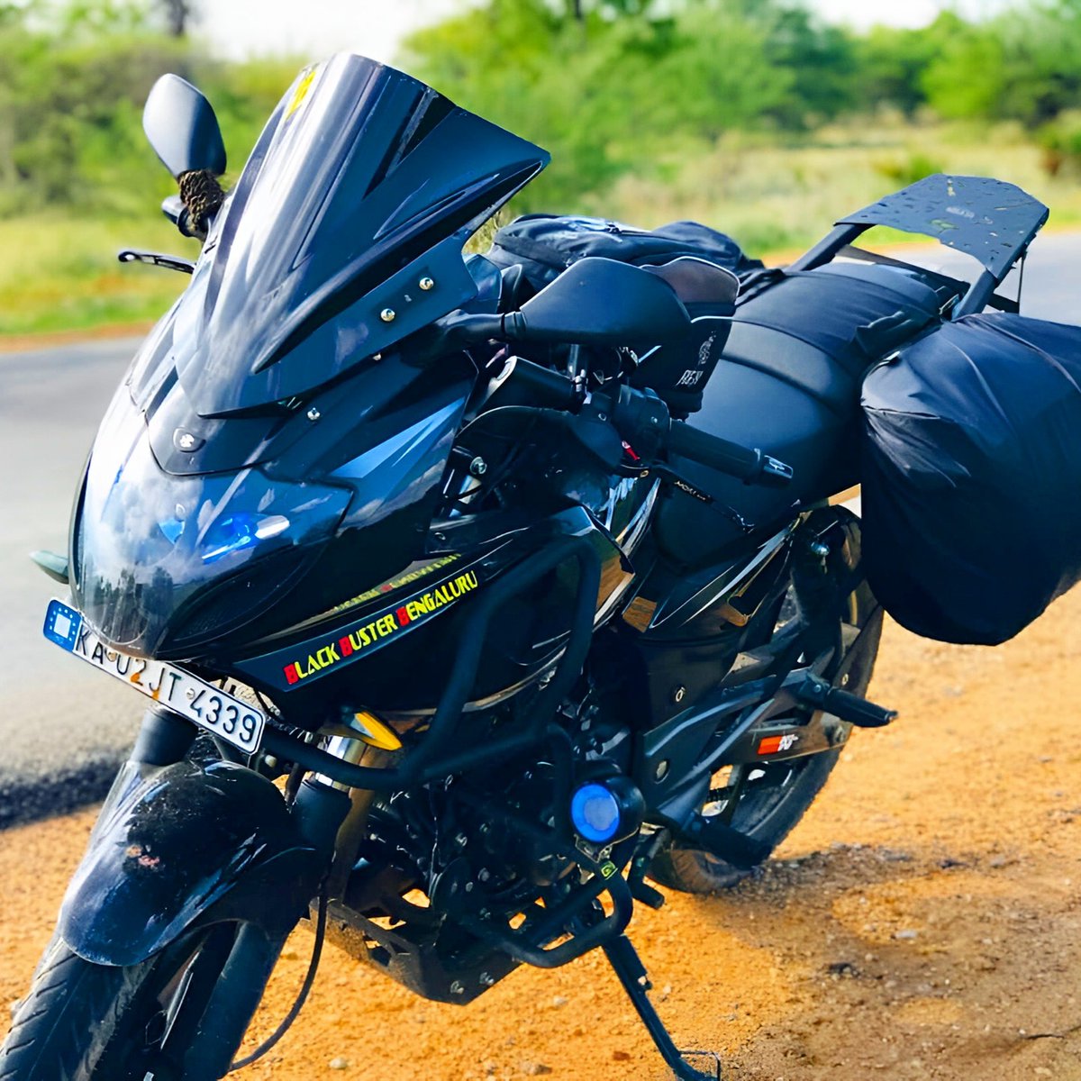 LLUVIATURIZMO's tweet image. ✨ Take Your Pulsar 220 to the Next Level with LLUVIA Accessories! 🚀

🔗 Shop Now: lluvia.in

🎥 Special Thanks to: @sumanth_bheemarao 

#lluviaindustries #pulsar220f #pulsar220 #pulsar #lluviaturizmo #220f #motorbike #Travel #rider #BikerLife