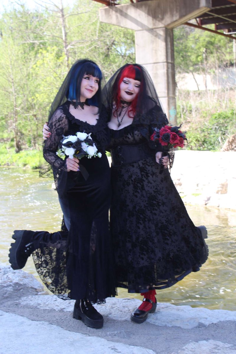 cherryspitzx's tweet photo. my wife is so beautiful i’m actually crying (3/34/25) https://t.co/1GSqvf3Yge