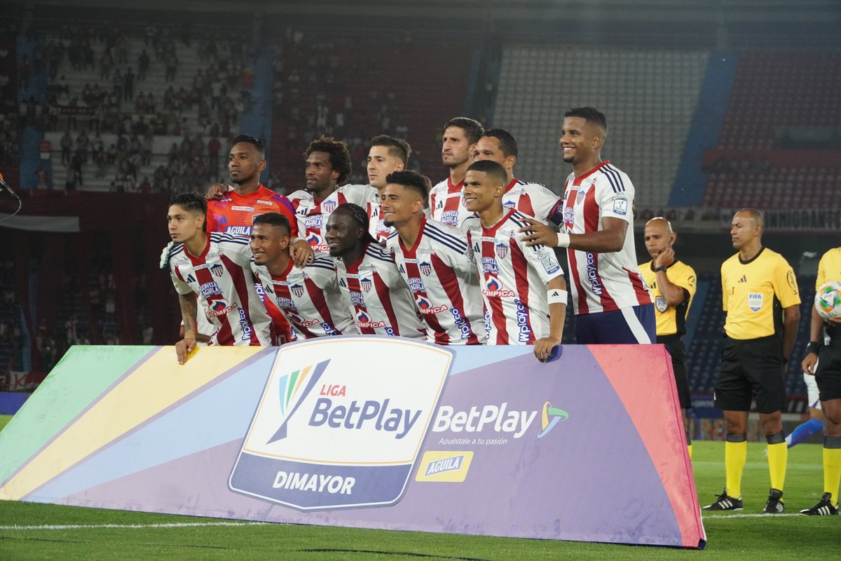 ¡La costa es rojiblanca! 
Triunfo en el clásico con entrega y pasión. ¡Vamos, Junior! ⚽🔥 #ElTiburónManda
<a href="/JuniorClubSA/">Junior FC</a>