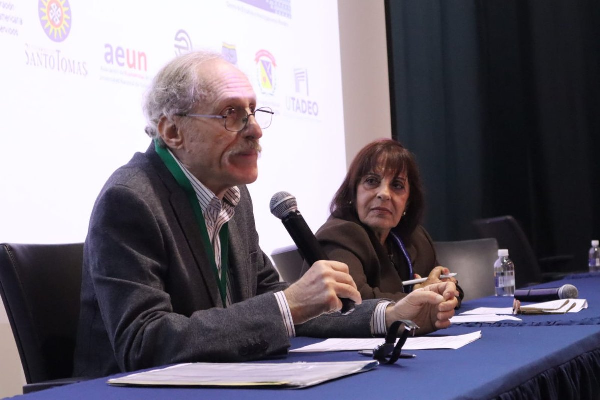 🔎 “América Latina vive un reacomodo geopolítico que redefine su lugar en el mundo”, explicó el economista argentino Claudio Katz en su intervención en el #CongresoEconomistas2025. Nuevas alianzas, disputas y tensiones que no se pueden ignorar.
