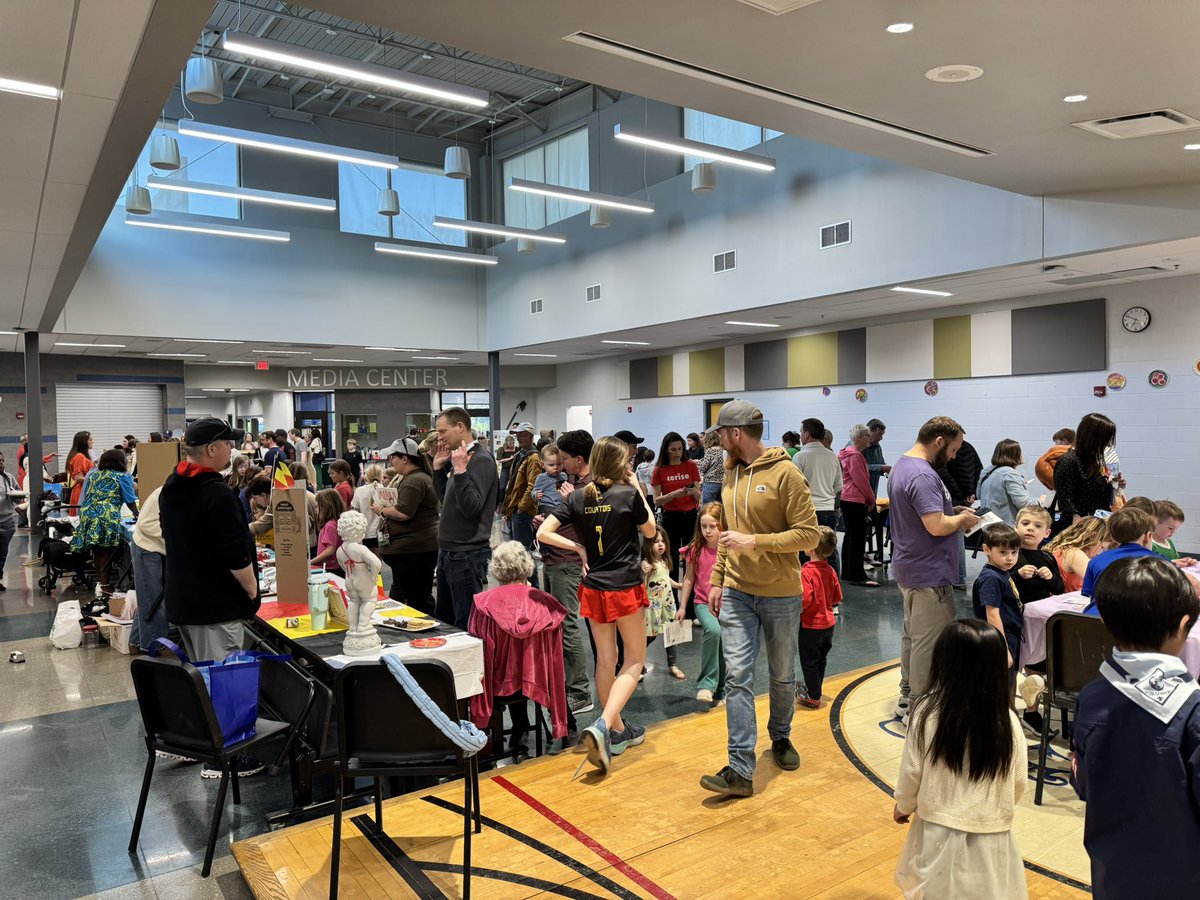 Mrs. Warren (@lwarren30) on Twitter photo Great turnout for the first ever <a href="/Bulldogs512/">Chris Lash</a> Culture Night #ALLinSMSD #OneShawneeMission Great turnout for the first ever <a href="/Bulldogs512/">Chris Lash</a> Culture Night #ALLinSMSD #OneShawneeMission