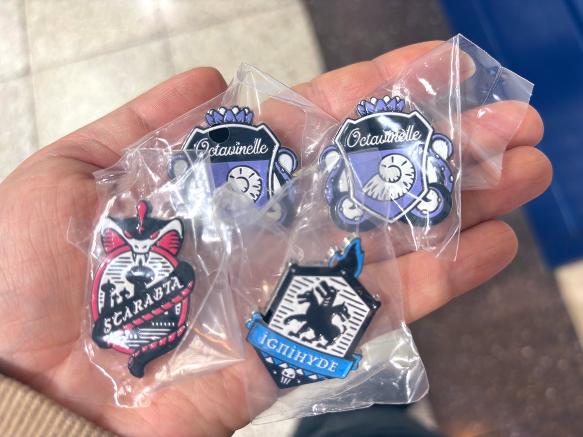 ツイステッドワンダーランド ツイステ
寮章ピンバッジ 交換

譲➡️オクタヴィネル×2、スカラビア、イグニハイド

求➡️ディアソムニア、ハーツラビュル
＞サバナクロー、ポムフィオーレ(知人分)

郵送希望。纏めての方優先。
出先の為、23時以降にID付き写真お送り可能です。
お気軽にお声掛けください。