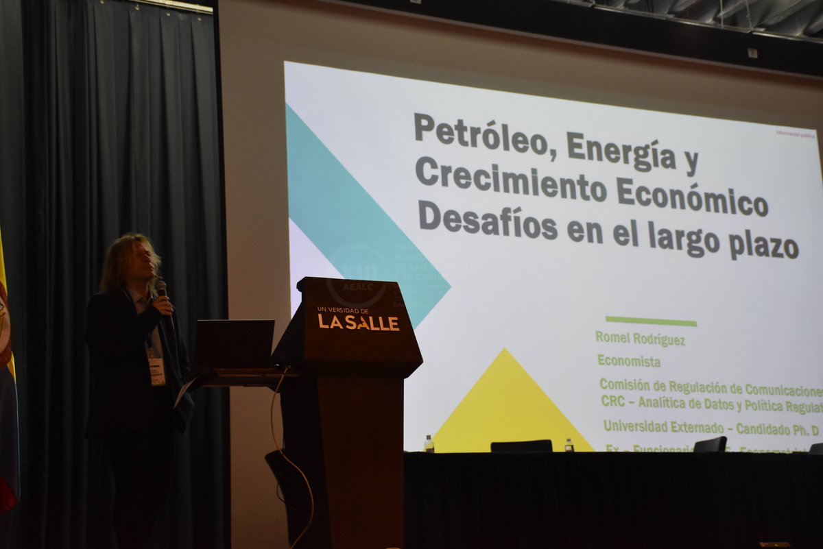 Momentos del #PaneldeEnergía en el @congesoAEALC #CongresoEconomistas2025 <a href="/BernardoUseche/">Bernardo Useche</a>