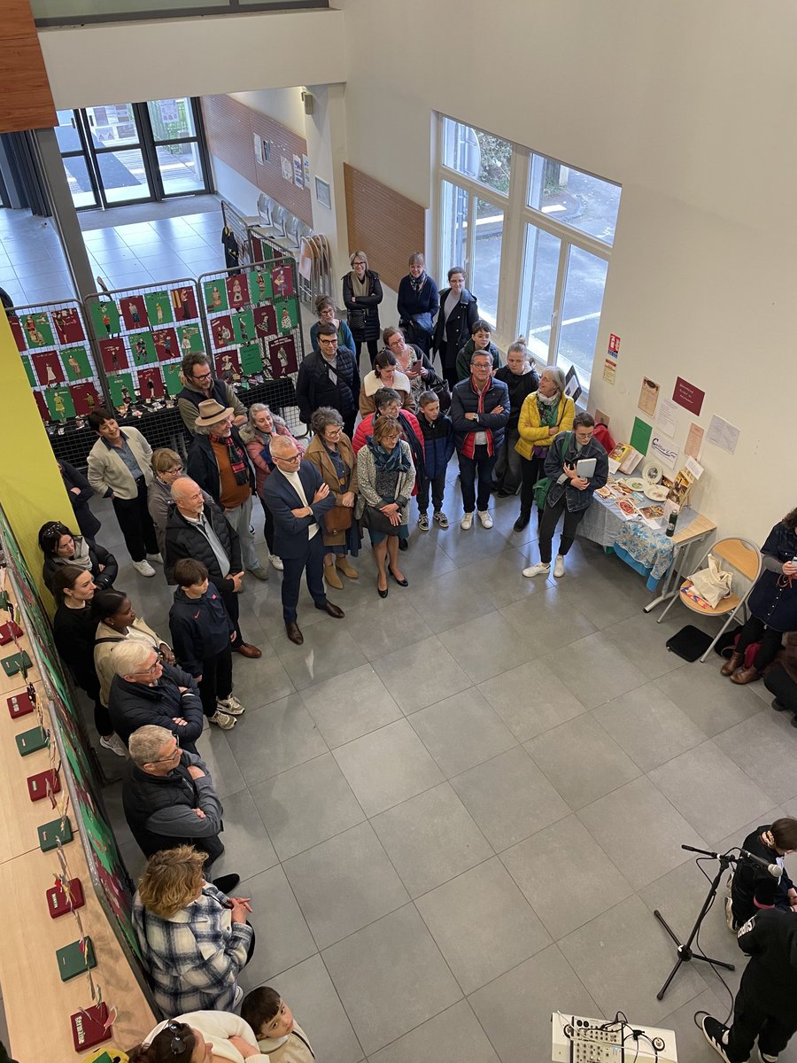 Vernissage du projet inter degré et intergénérationnel piloté par la coopérative L’Astragale au LP Auguste Bartholdi. Fière de la qualité des travaux menés par deux classes CAP et BACPRO du lycée.