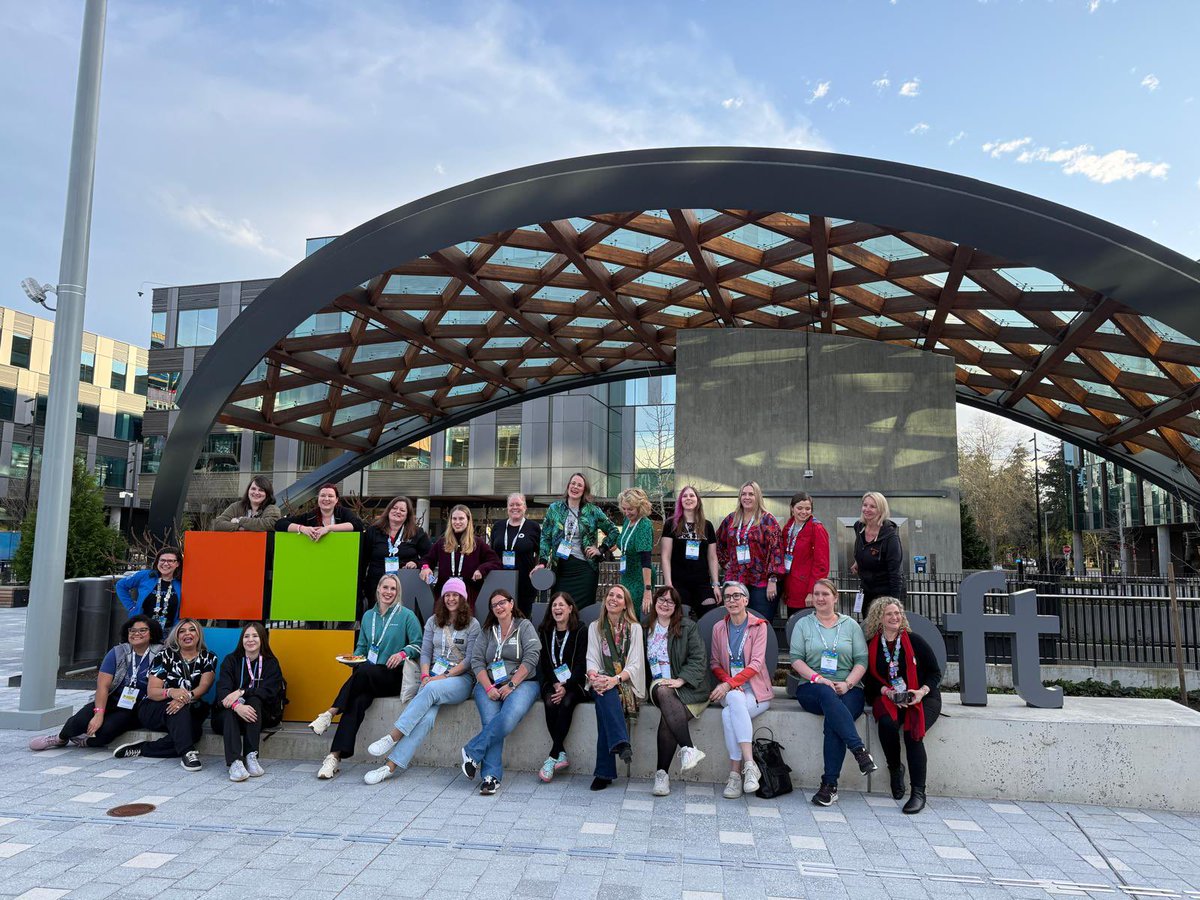 magrom's tweet image. Day3 of #mvpsummit and I finally made it on a group shot with #womeninmicrosoft365 - be an ally, be kind, be smart. Always.