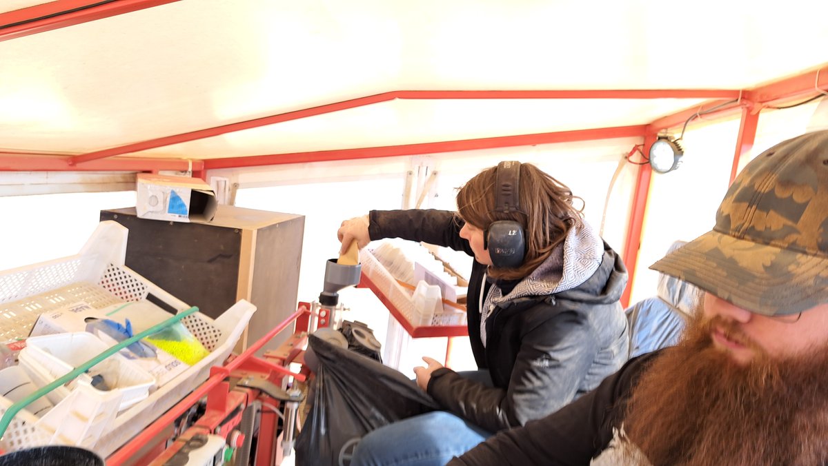 Les #semis de nos essais betterave sont presque terminés !

Tous les ans, notre équipe expé met en place de nombreux essais dans les zones betteravières de 🇫🇷 et de 🇧🇪

Au total, pas - de 35 000 micro-parcelles sélection semées !

👏 Bravo à eux pour leur travail !