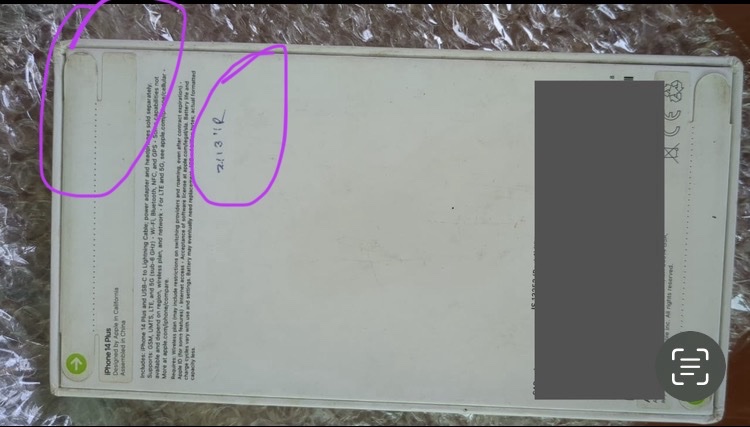 i_varunshukla's tweet image. @cromaretail this is the the sort of experience of buying an expensive phone from you first time -outer polybag sheet open, box covered with pen marks with damaged and and old box-   that too after paying packaging fee. #ZeroQualityControl

Cc: @Apple @Flipkart