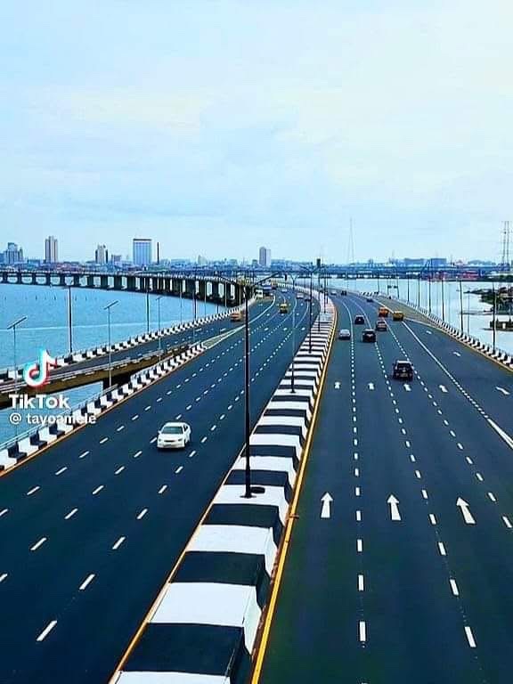 BREAKING: 

Speed Limits set by Lagos state government!!

3rd Mainland Bridge - 80km/hr

NITEL - Mobolaji Bank Anthony Way - 60km/h

Ojota Bridge by Motorways - 50km/h

Lekki Ikoyi Bridge - 60km/h

Allen Avenue Junction - 50km/h

Nurudeen Olowopopo Road - 60km/h

Ikorodu Roads