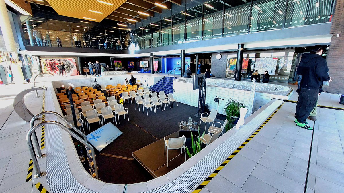 Rēzeknē dzīvot vienmēr interesanti. Šodien-diskusija slavenā Rēzeknes SPA centra baseinā 😃