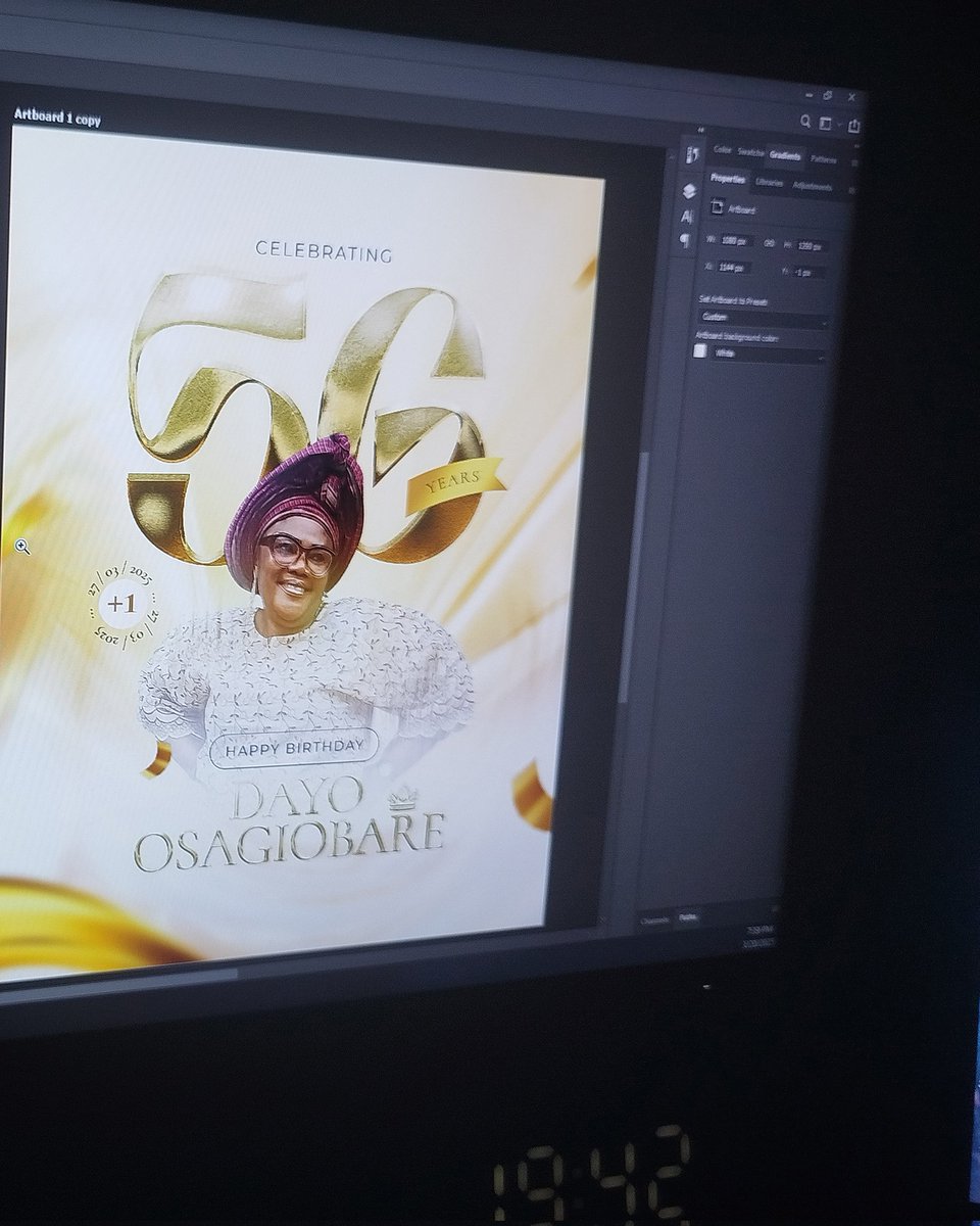 Purple💜 or Gold💛?

I have a thing with giving two options for a design, especially colour!

Gold and Purple are both feminine!, so they can both celebrate. The client loved it as usual🔥