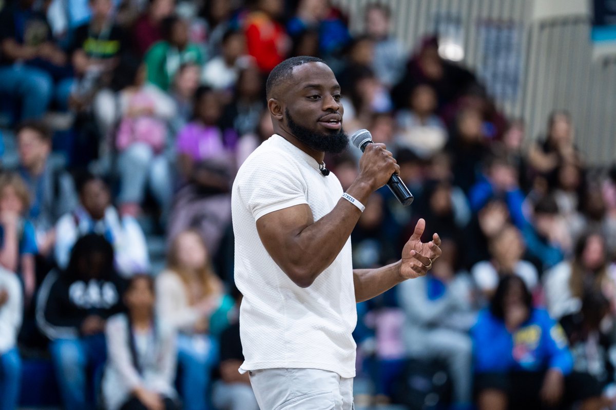 I had an absolute blast speaking at <a href="/mullerroad/">Muller Road Middle</a> ! The energy,  love, and engagement were off the charts 🙌🏽🔥 Y’all showed up and made it unforgettable.

I’m currently booking dates for Summer and Fall.

📲 Visit duanekyles.com to lock in your date now!