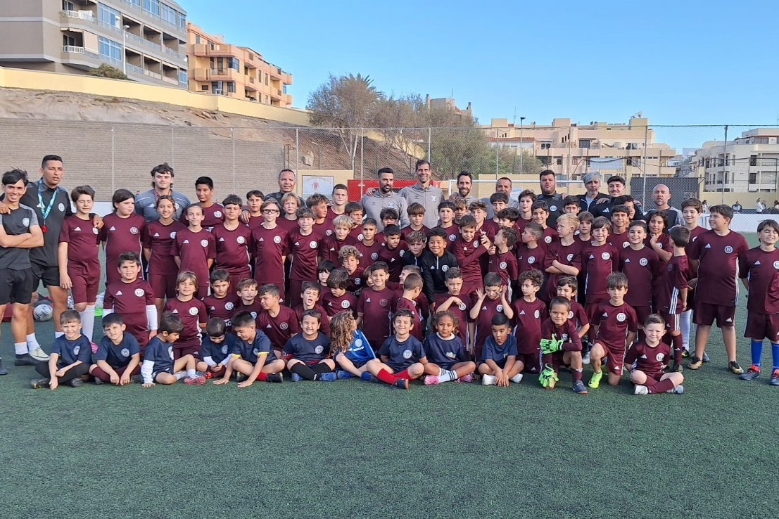 CD Tenerife 🏴 (@cdtoficial) on Twitter photo 🤝 Más de 2⃣0⃣0⃣ futbolistas del #CDEsmugrán participan en la Jornada de Tecnificación del programa 𝑈𝑛𝑖𝑑𝑜𝑠 𝑋 𝑒𝑙 𝑇𝑒𝑛𝑒𝑟𝑖𝑓𝑒
🔗 clubdeportivotenerife.es/noticias/mas-d…
<a href="/CDTFundacion/">Fundación Canaria CD Tenerife 🏴</a> <a href="/CdtCantera/">CanteraCDT 🏴</a> #SiempreCDTenerife 🤝 Más de 2⃣0⃣0⃣ futbolistas del #CDEsmugrán participan en la Jornada de Tecnificación del programa 𝑈𝑛𝑖𝑑𝑜𝑠 𝑋 𝑒𝑙 𝑇𝑒𝑛𝑒𝑟𝑖𝑓𝑒
🔗 clubdeportivotenerife.es/noticias/mas-d…
<a href="/CDTFundacion/">Fundación Canaria CD Tenerife 🏴</a> <a href="/CdtCantera/">CanteraCDT 🏴</a> #SiempreCDTenerife