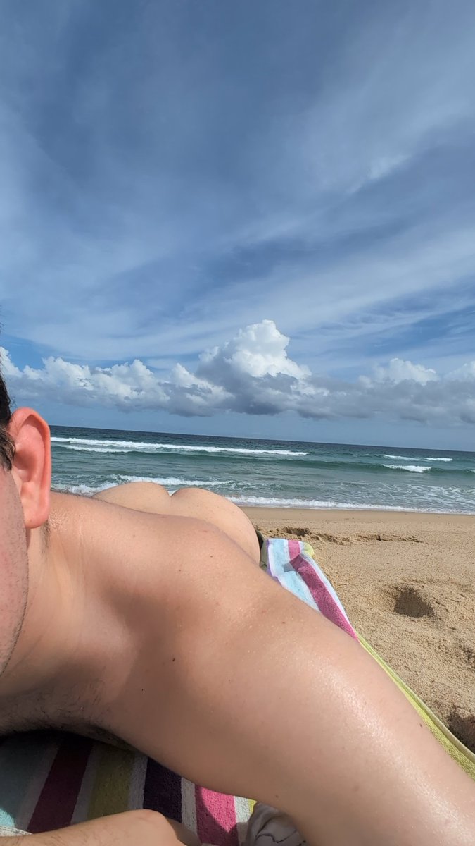 Auscumboy's tweet photo. Been a while, the beach was very nice today ⛱️ https://t.co/T1KEluMaUo