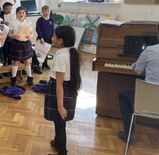 Galleywall_CoLA's tweet photo. The excitement is building as Year 4 students gear up for the highly anticipated #BigSing at the #Guildhall this May.
With their performance just around the corner, they gathered for their final rehearsal, and it was a day full of energy, fun, and a lot of singing! 🎤🎶 https://t.co/3iig7wMWjY