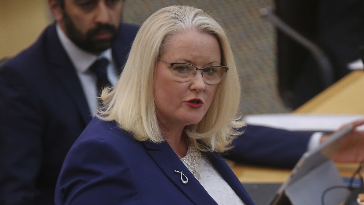 BBCScotlandNews's tweet image. First Minister John Swinney and MSPs are paying tribute to SNP MSP Christina McKelvie who has died aged 57

First Minister&apos;s Questions follows at 12:00 
#FMQs

Follow updates ➡️ bbc.in/4c3VytD