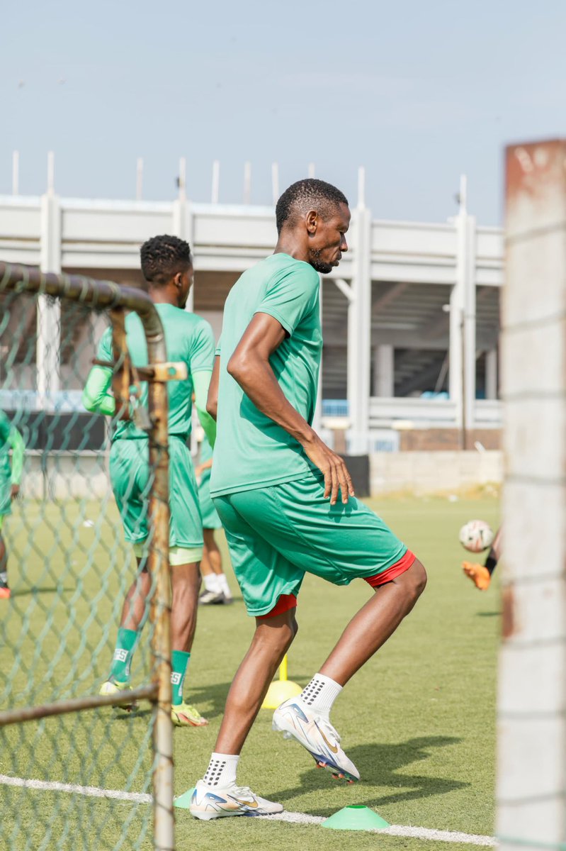 CentreChiefsFC's tweet photo. Caught on camera📸
#MagosiMaaparankwe
#TodaysTraining https://t.co/tobxrYnm6d