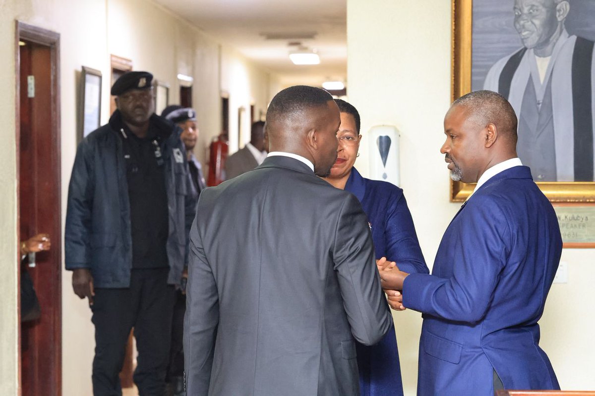 Parliament_Ug's tweet photo. #UnityinLeadership The Speaker, @AnitahAmong , her deputy @ThomasTayebwa and the Leader of the Opposition, @JoelSsenyonyi interact in the Corridor of Honour after adjournment of the sitting of the House earlier this morning. #Uganda @DailyMonitor @observerug @VisionGroup @nbstv https://t.co/bpMeJqvXRk