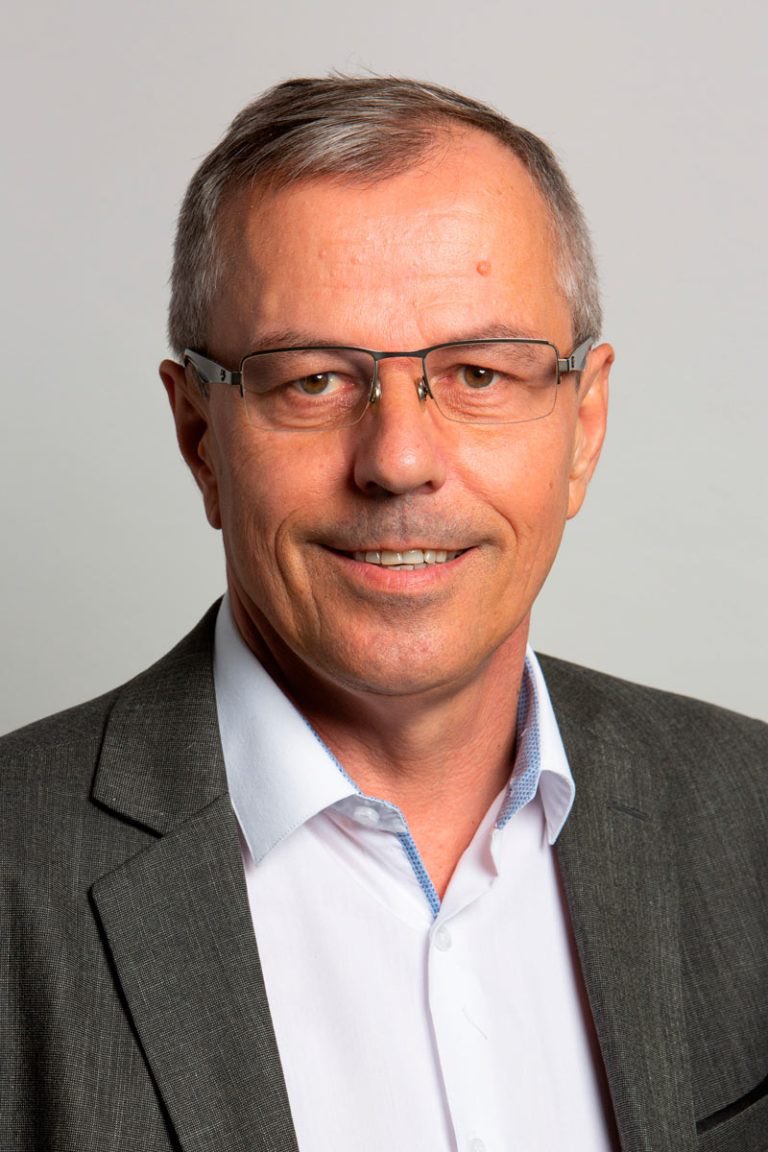 C'est avec une immense tristesse que j'apprends le décès de mon ami Olivier Frégeac, Maire de Peyrolles, conseiller métropolitain et Président du Grand Site Concors Sainte Victoire. 

Olivier était un homme passionné, engagé pour sa commune et ses habitants. Depuis 2014, il a