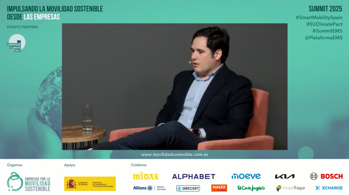Empresas por la Movilidad Sostenible (@plataformaems) on Twitter photo #EMSTalks
Daniel Ruiz, jefe de Desarrollo de Negocio y Consultoría, nos explica cómo <a href="/alphabet_es/">Alphabet España Renting</a> se ha posicionado como el aliado estratégico de sus clientes en la gestión de su ecosistema de movilidad.
Streaming🔴: youtube.com/watch?v=jr3YKL…
#MovilidadSostenible #SummitEMS #EMSTalks
Daniel Ruiz, jefe de Desarrollo de Negocio y Consultoría, nos explica cómo <a href="/alphabet_es/">Alphabet España Renting</a> se ha posicionado como el aliado estratégico de sus clientes en la gestión de su ecosistema de movilidad.
Streaming🔴: youtube.com/watch?v=jr3YKL…
#MovilidadSostenible #SummitEMS