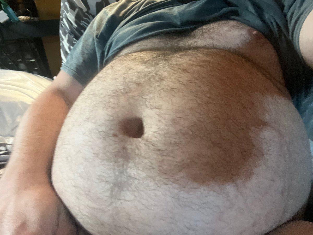 failedlion's tweet image. Someone come here and fatten me up until I can barely move 
#gainer #ssbhm #fatfurs