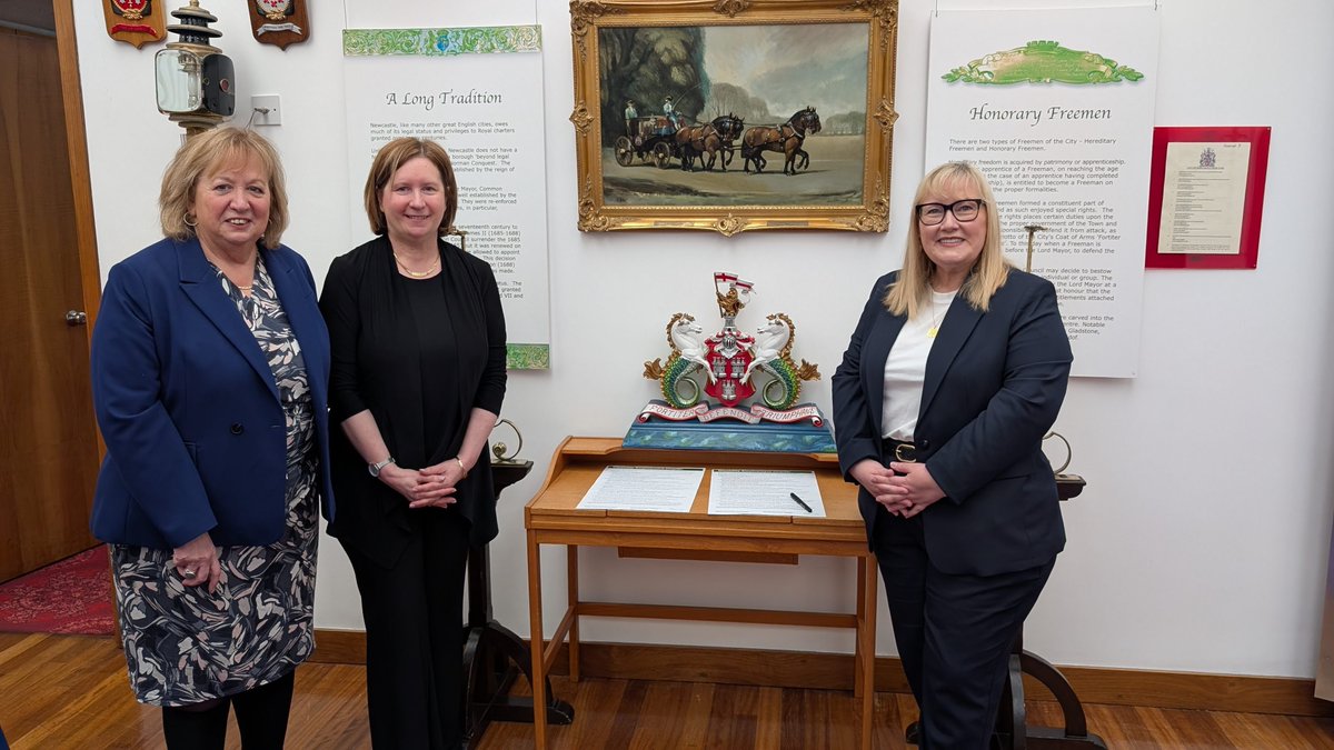 NorthernUNISON's tweet photo. Newcastle City Council and UNISON have jointly signed the Disability Employment Charter that aims to improve the working lives of disabled people.

We were proud to have UNISON General Secretary Christina McAnea signing on behalf of UNISON and Cllr Karen Kilgour on behalf of NCC. https://t.co/nvwiW0IfHk