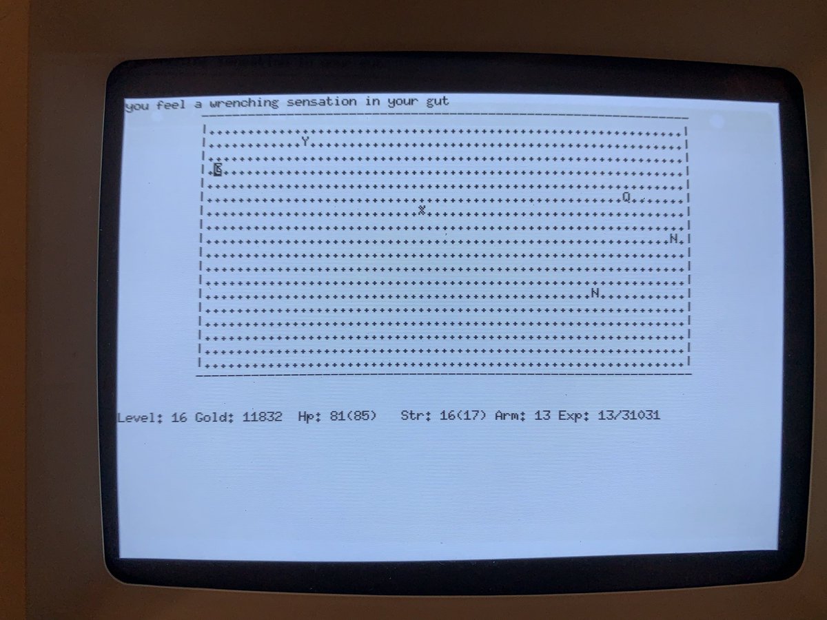 mcafe68's tweet image. #NetBSD 1.6.2 (古すぎ) mac68k
#rogue clone iii 
2日がかりの探検でダンジョンから生還！
Macintosh #se30 をリフレッシュした甲斐があった〜
アイテムを使い果たし、落とし穴で地下27階に落ちた時はもうダメかと
