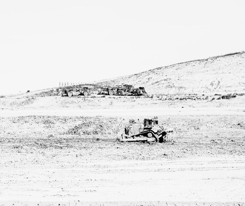 whitakerconst's tweet image. Throwing it back this week to the SLC landfill a few years ago! Proper earthwork and site prep for landfills is critical to their environmental sustainability and the communities around them. We're grateful to have the opportunity to do our part! #buildthebest #throwbackthursday