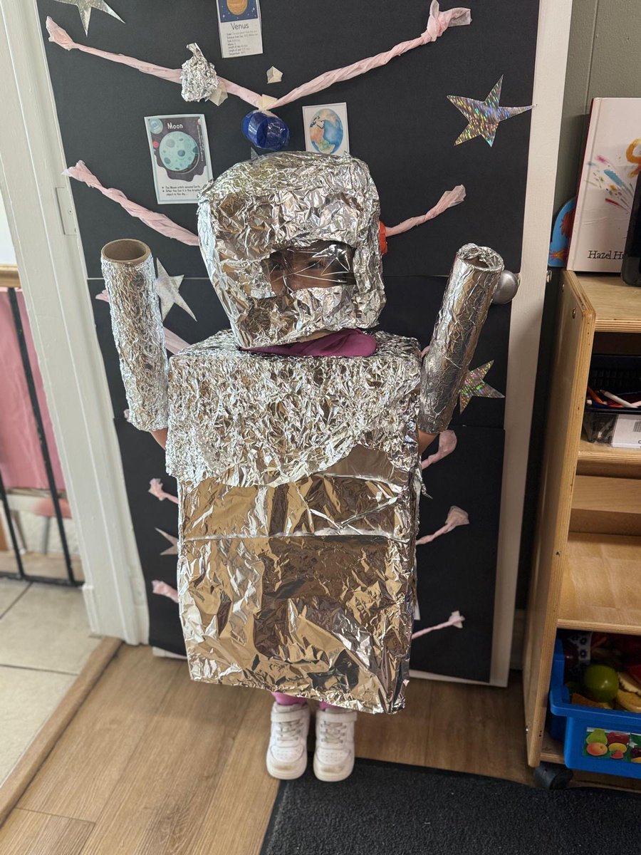 muppetschildren's tweet image. Over March Break, the preschoolers at Glenroy were over the moon with excitement as they explored planetarium-themed activities! 

#GlenroyPreschool #MarchBreakFun #FutureAstronauts #LearningThroughPlay #SpaceAdventure #VictoriaVillage #VVCS