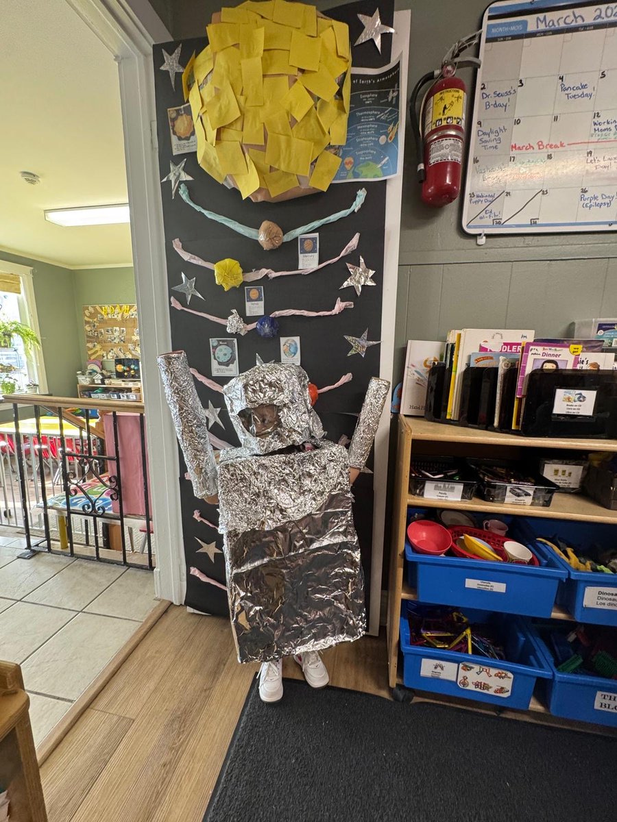 muppetschildren's tweet image. Over March Break, the preschoolers at Glenroy were over the moon with excitement as they explored planetarium-themed activities! 

#GlenroyPreschool #MarchBreakFun #FutureAstronauts #LearningThroughPlay #SpaceAdventure #VictoriaVillage #VVCS