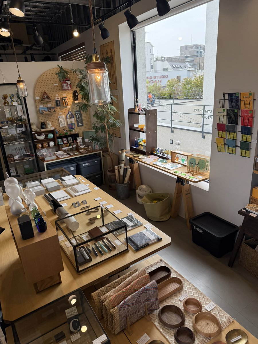 len_akagi's tweet photo. 📍　下北沢　DESK LABO
文房具を始めとした生活雑貨多数
近くにカフェも沢山あるのでそのまま勉強したり、作業したりするのに寄ってみてもいいかと。 https://t.co/C9wNo8ccjz
