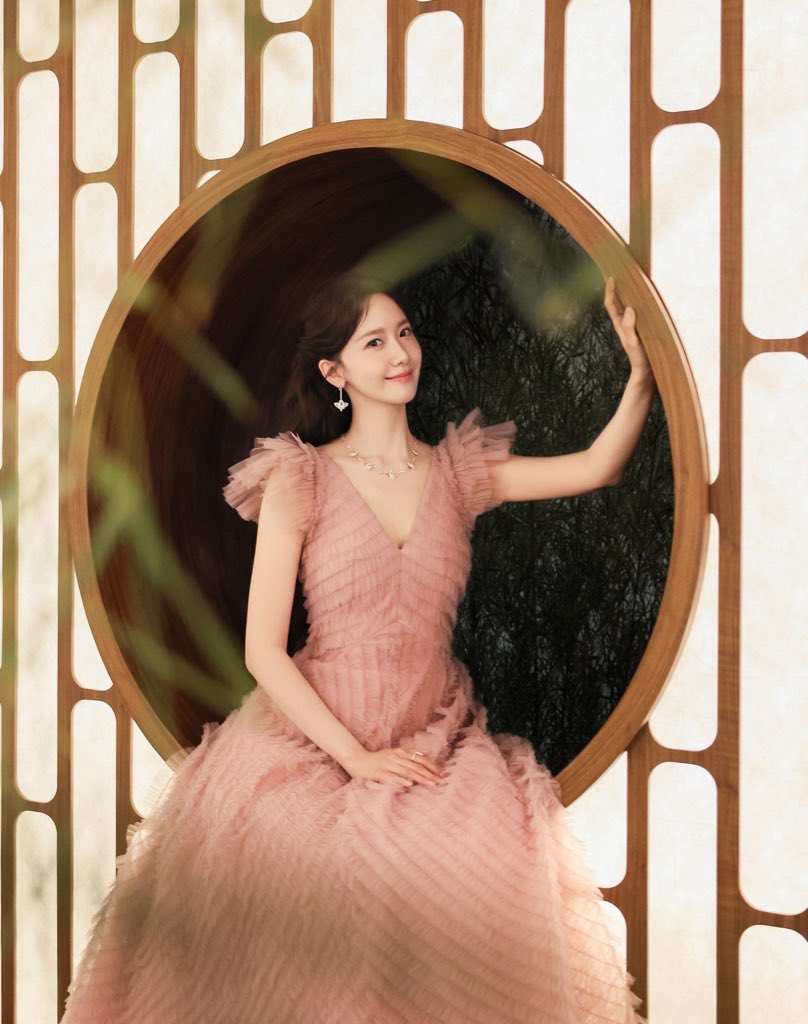 imy_oona's tweet photo. 250326 YoonA as the Qeelin Global Ambassador at the Miracle Garden Event in Shanghai, China. https://t.co/P9f5dzQ6G1