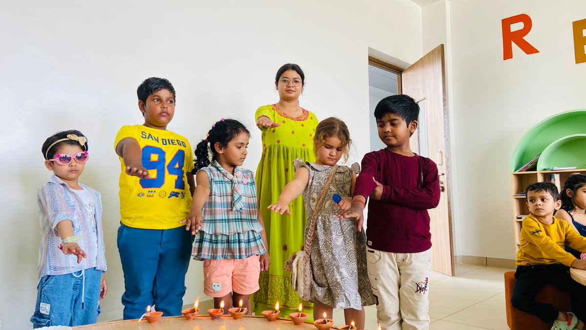 gdgoenkaayodhya's tweet image. Instilling ethics and moral values in young minds! ✨ Our students and teachers came together for an enriching activity, fostering integrity, kindness, and responsibility. Together, we build a brighter future!
#MoralValues #EthicalLiving #LearningWithPurpose