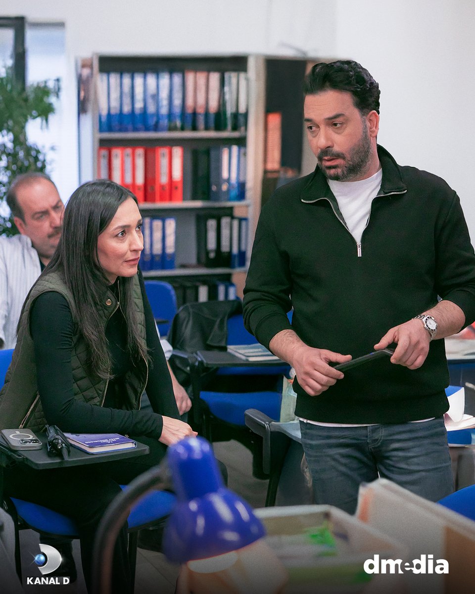 Tüm dikkatleriyle toplantıyı izleyen #AyHak…

#ArkaSokaklar yeni bölümüyle yarın akşam 20.00’de #KanalD’de!

<a href="/KanalD/">Kanal D</a> <a href="/DMediaOfficial/">D MEDIA</a>