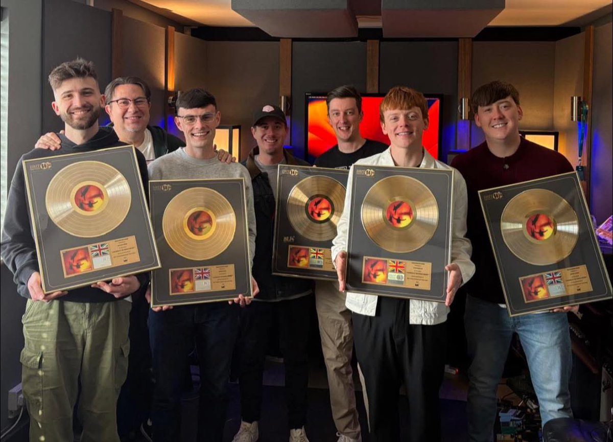 THE K'S (@theksuk) on Twitter photo Absolutely buzzing to be awarded “Certified BRIT Breakthrough” for our debut album “I Wonder If The World Knows?” 🧡📀
<a href="/BRITs/">BRIT Awards</a> Absolutely buzzing to be awarded “Certified BRIT Breakthrough” for our debut album “I Wonder If The World Knows?” 🧡📀
<a href="/BRITs/">BRIT Awards</a>