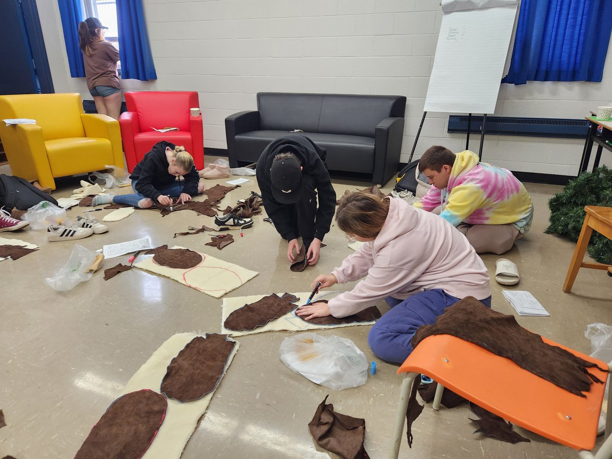 IY program was busy starting the outlines of their new moccasins. We are so greatful to share these teaching for our future generations 🥰 <a href="/HRCE_NS/">Halifax Regional Centre for Education</a>