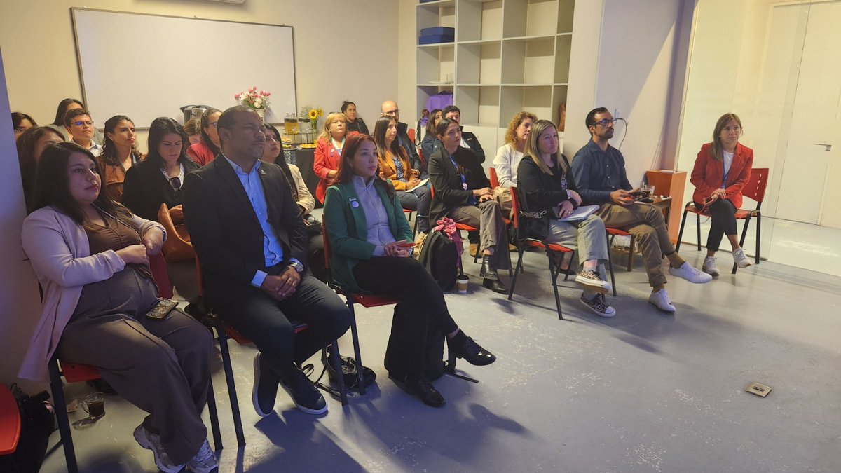 🫱🏻‍🫲🏼👷‍♀️👷🏻Llevamos a cabo nuestra primera sesión de la Mesa de Género y Capital Humano del Ministerio de Energía del año, liderada por la Seremi de Energía, Anastassia Ottone. Este encuentro reunió a diversos actores del sector energético de la región!