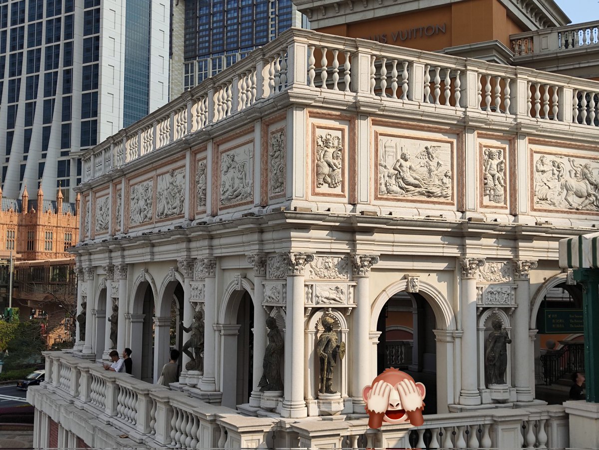 特种兵式游澳门🇲🇴
🏃🏻‍♂️30000+步数
点解系珠海总有路边美女问“要不要一起去玩啊？”