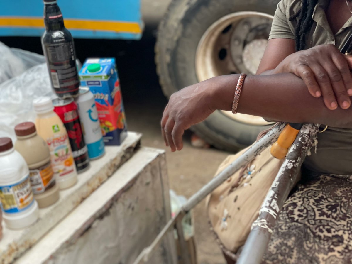 ‘Cat and mouse game’

With high inflation and a struggling economy in Zimbabwe, civil servants say they need secret side hustles to make ends meet aje.io/ey5q2z