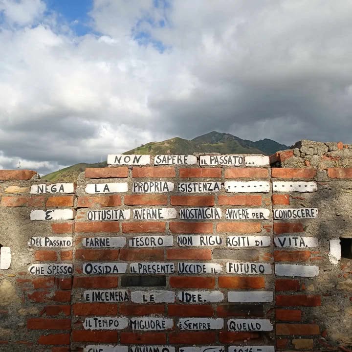 VisitSicilyOP's tweet photo. Un piccolo museo a cielo aperto ed un incredibile esempio di riqualificazione urbana. Gioia, colore e aggregazione sociale. A Borgo Cannistrà scoprirete alcune delle opere di #streetart incantevoli. Siete pronti?
📷T. Privitera
#visitsicilyinfo #barcellomapozzodigotto #messin https://t.co/wf8kOZOHTg