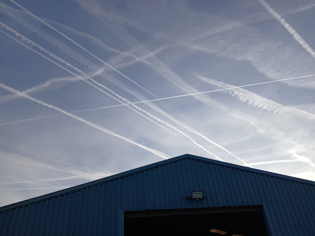 ANGRYNIC tweet media