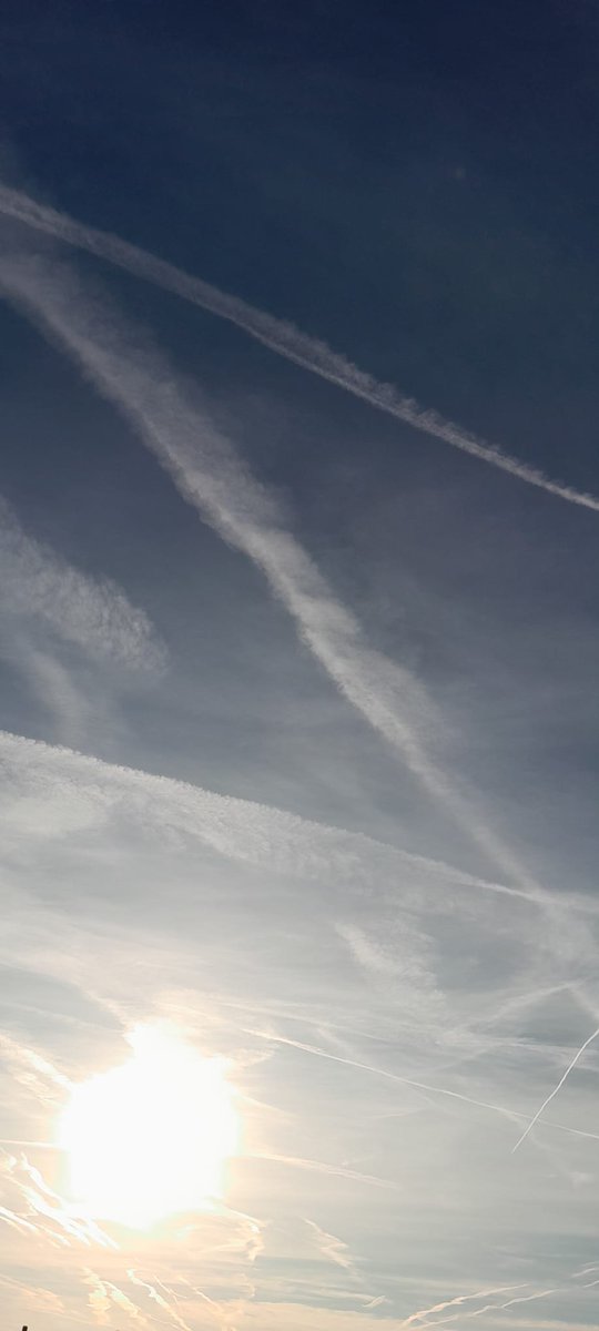 ANGRYNIC tweet media