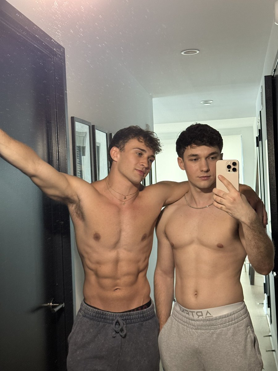 Went to New York and just so happened to blow a load on this guy ;) 

Wanna peak?