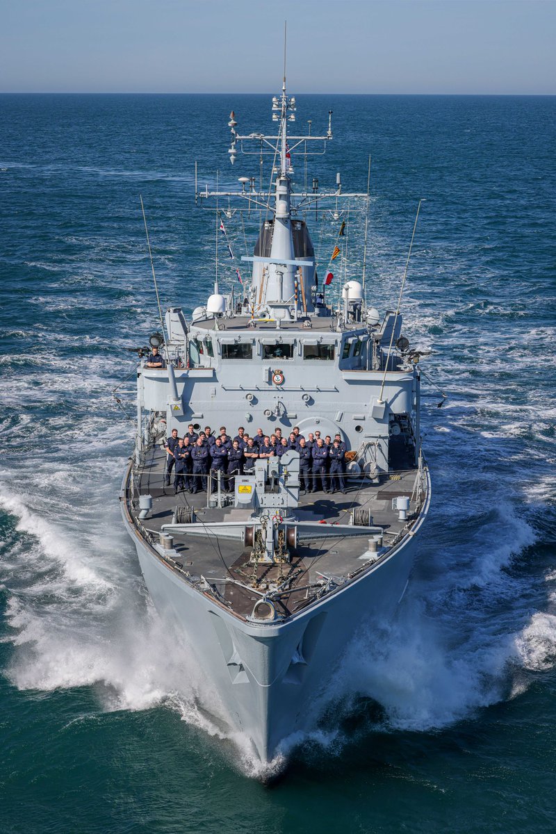 HMSCattistock's tweet photo. The Ship’s Company (standfast those on watch) at sea recently. Thank you @815NAS for this brilliant photo!
#Seapower #OneNavy #SmallShipBigImpact https://t.co/eEyx7YWesB