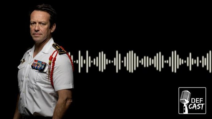 laurentalbaret's tweet image. [Notre Défense] #Defcast 🎙️ « [...] On sauve des gens et ça, c&apos;est sans pareil… »
Rencontre avec le contre-amiral Samuel Majou, commandant de la force maritime des fusiliers marins et commandos ⚓️podcastics.com/podcast/episod… #Alfusco #Forfusco 🇫🇷