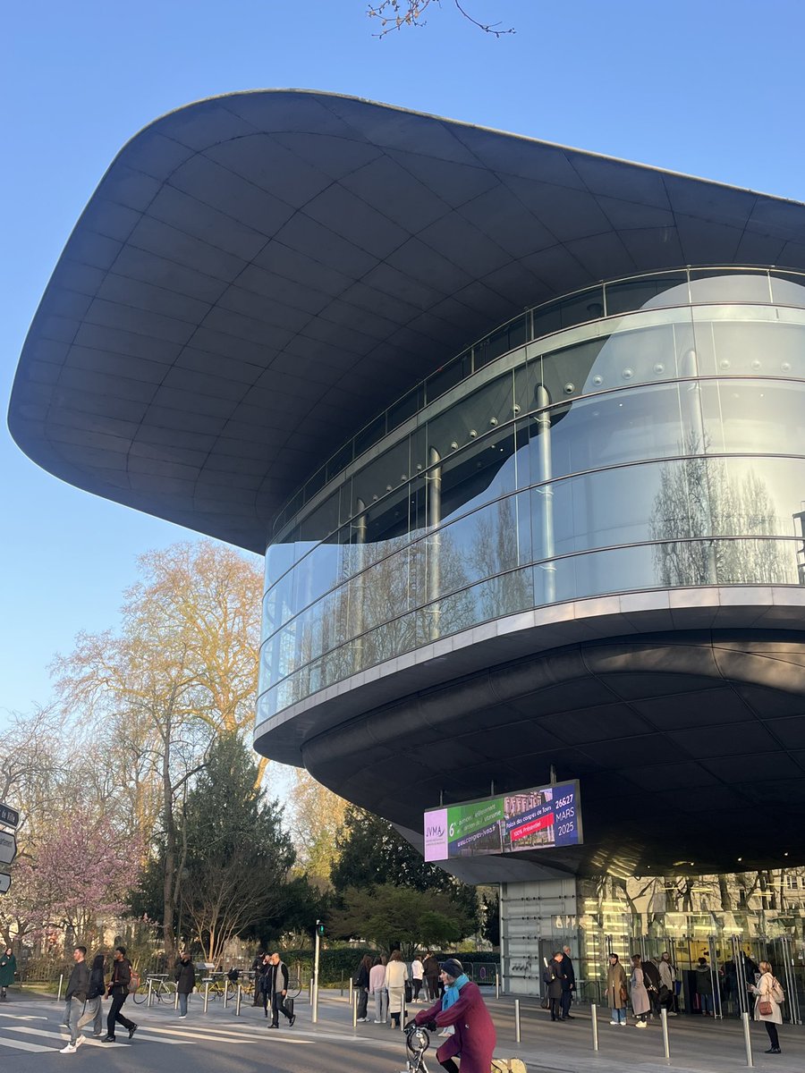 Gérontopôle_ERVMA Centre-Val de Loire (@ervmacvdl) on Twitter photo 🙌🏼 J2 du <a href="/Congres_JVMA/">Congrès JVMA</a>, présents !
💬 Toute l’équipe de l’#ERVMA vous attend sur le stand 40, on a hâte de vous rencontrer comme lors de la première journée qui fut riche d’échanges #AvecVous ! 🙌🏼 J2 du <a href="/Congres_JVMA/">Congrès JVMA</a>, présents !
💬 Toute l’équipe de l’#ERVMA vous attend sur le stand 40, on a hâte de vous rencontrer comme lors de la première journée qui fut riche d’échanges #AvecVous !