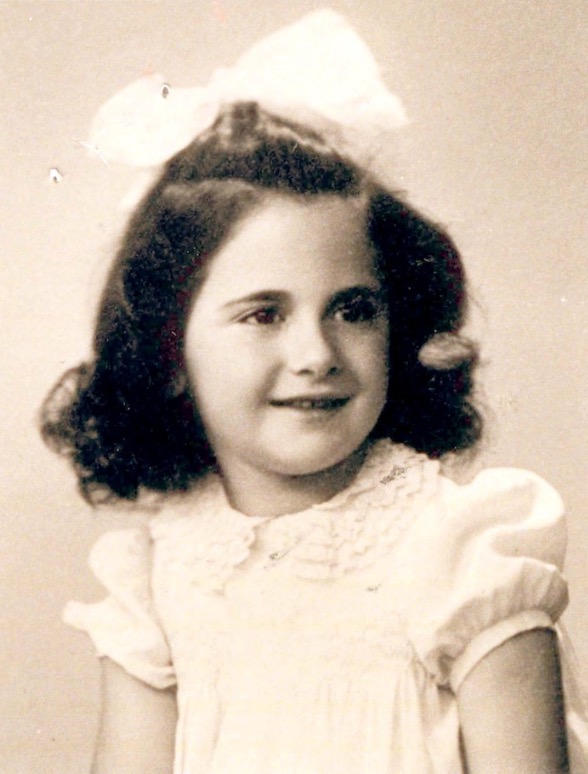 27 March 1937 | An Italian Jewish girl, Sara Gesess, was born in Padua. 

She was deported to #Auschwitz in August 1944, where she was murdered in a gas chamber after arrival selection.