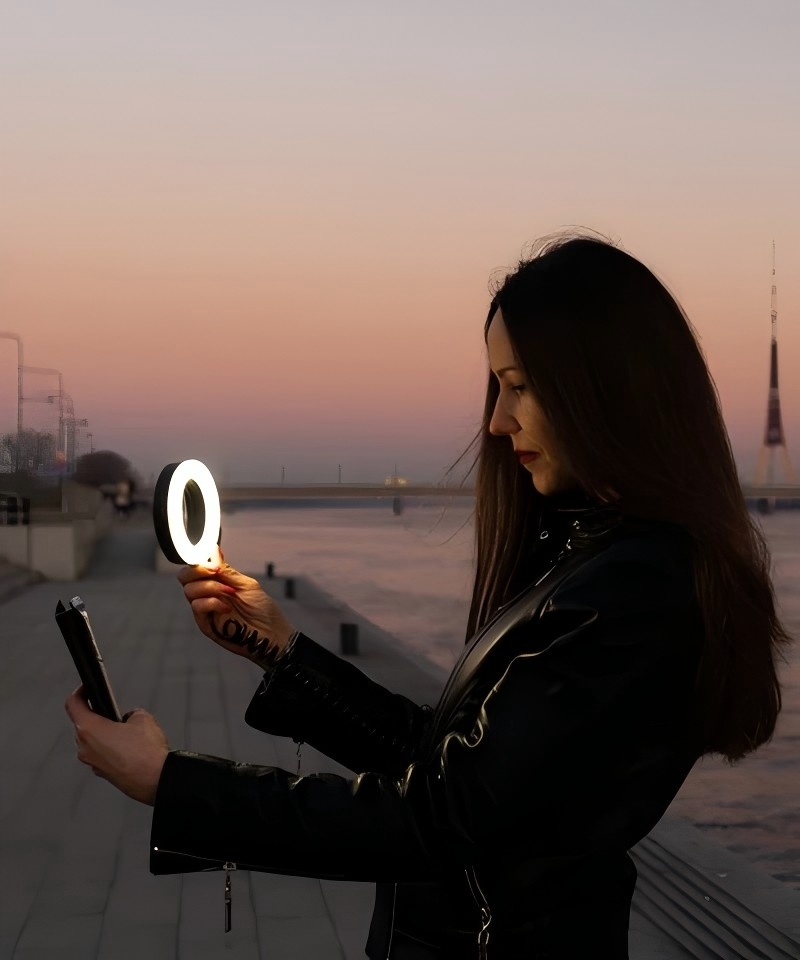 oldshark100's tweet photo. ✨ Light Up Your Shots Like a Pro! ✨
Oldshark Ring Light is here to save your content! 💡
✅ Even, studio-quality lighting
✅ Compact &amp; easy to use – perfect for travel!
✅ Ideal for makeup, vlogging, unboxing, selfies &amp; more!
#RingLight #Oldshark #VloggingEssentials #Vlogger https://t.co/JjYqTdJRqh