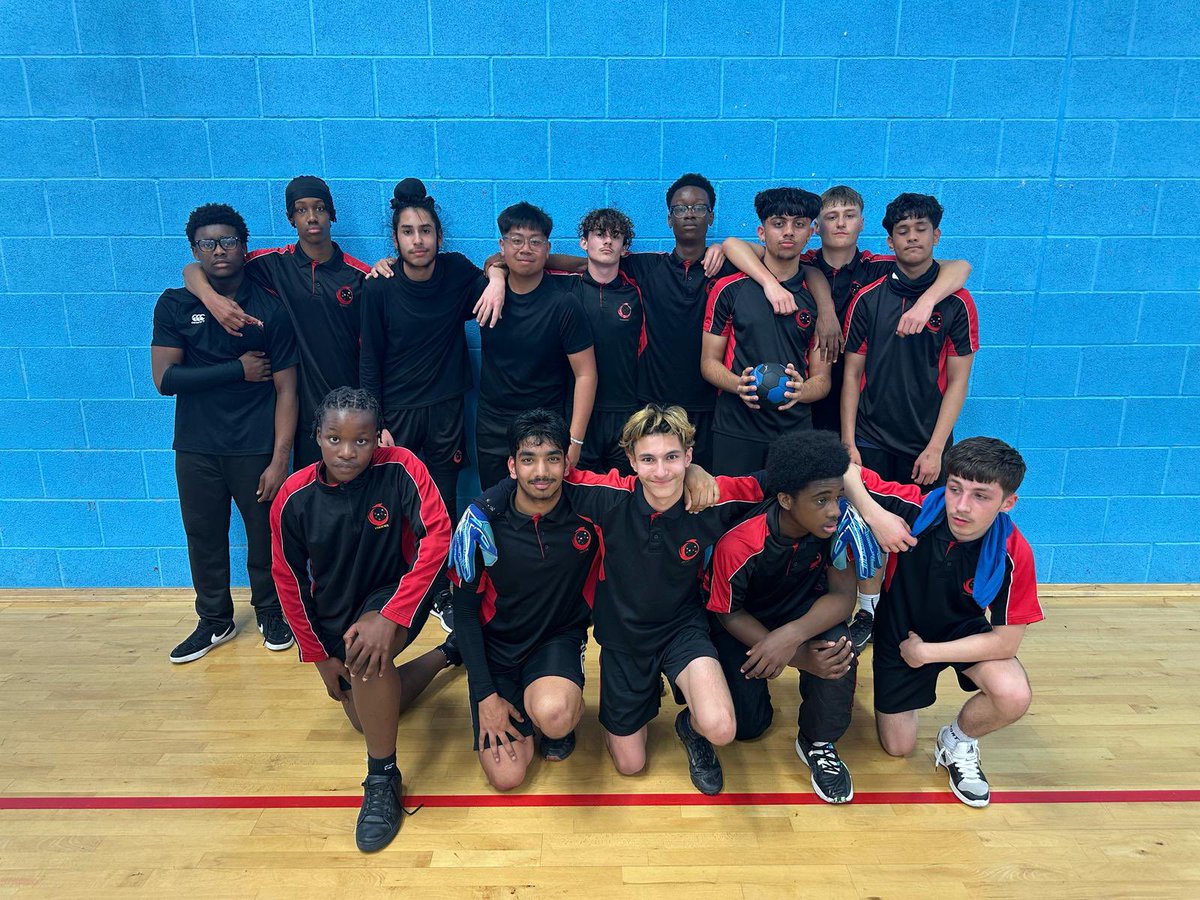 On Tuesday we hosted the Yr 9/10 Sandwell Schools Handball tournament. We entered two teams who performed exceptionally well finishing in first and second place! 

Well done lads! 👏