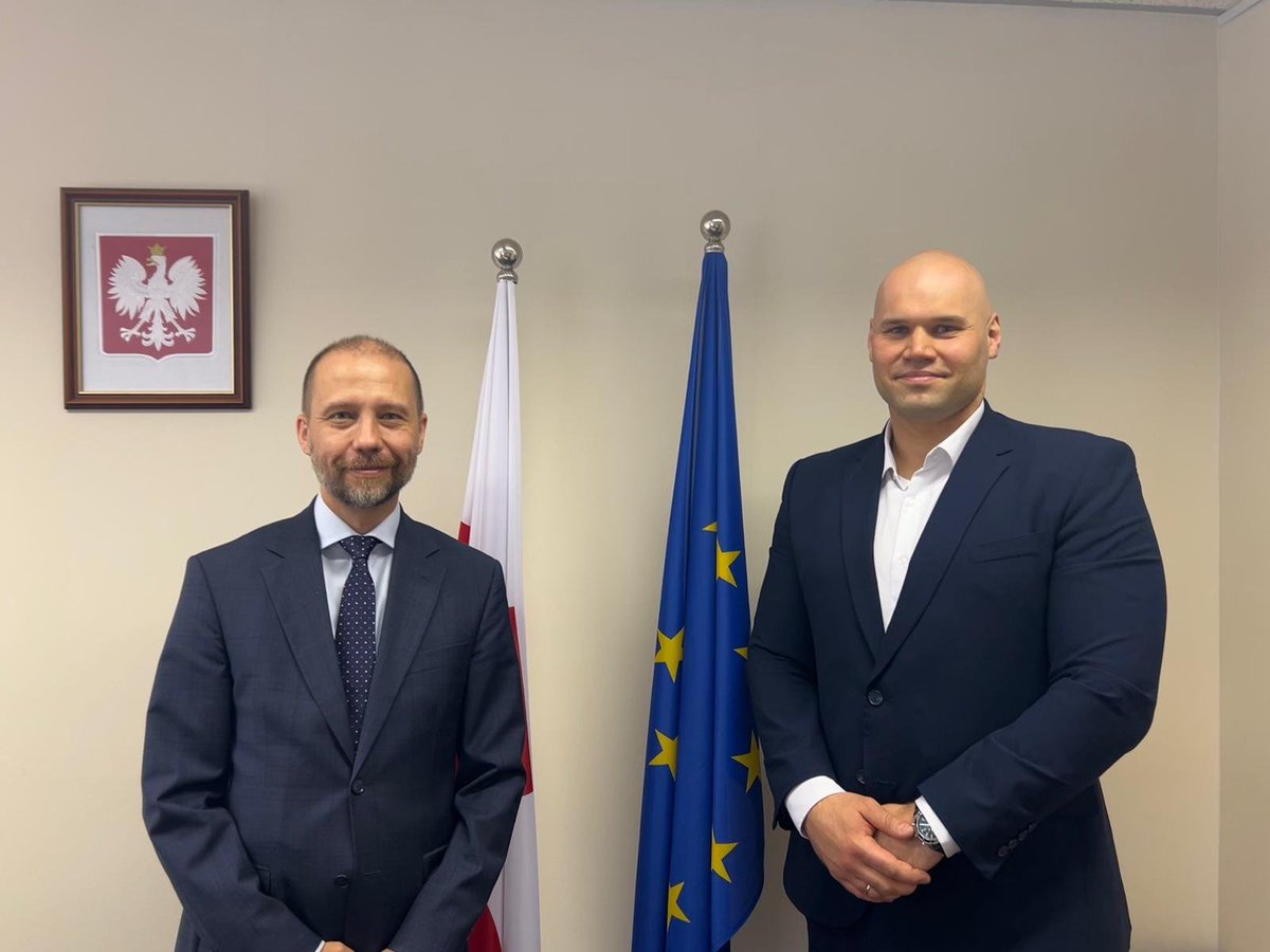 Cieszy mnie wizyta prezesa Izby PolMed w Hongkongu. 
Zbyt mało polskich produktów, szczególnie tych o wysokiej wartości dodanej, obecnych jest na tutejszym rynku. Eksport wyrobów medycznych to właściwy kierunek!